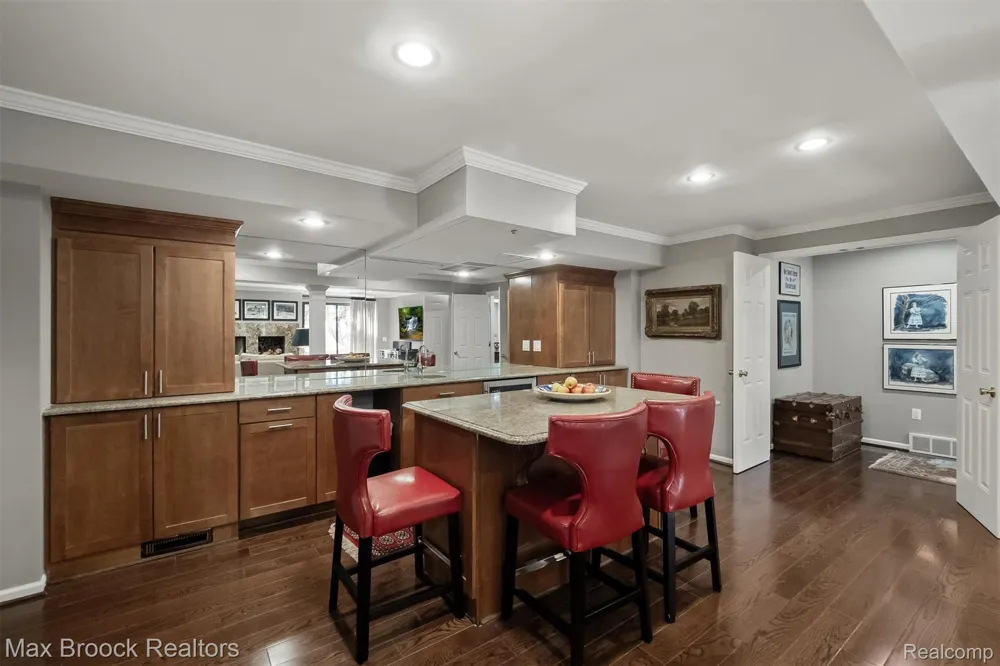 969 Bloomfield Woods Bloomfield Hills City, MI 48304