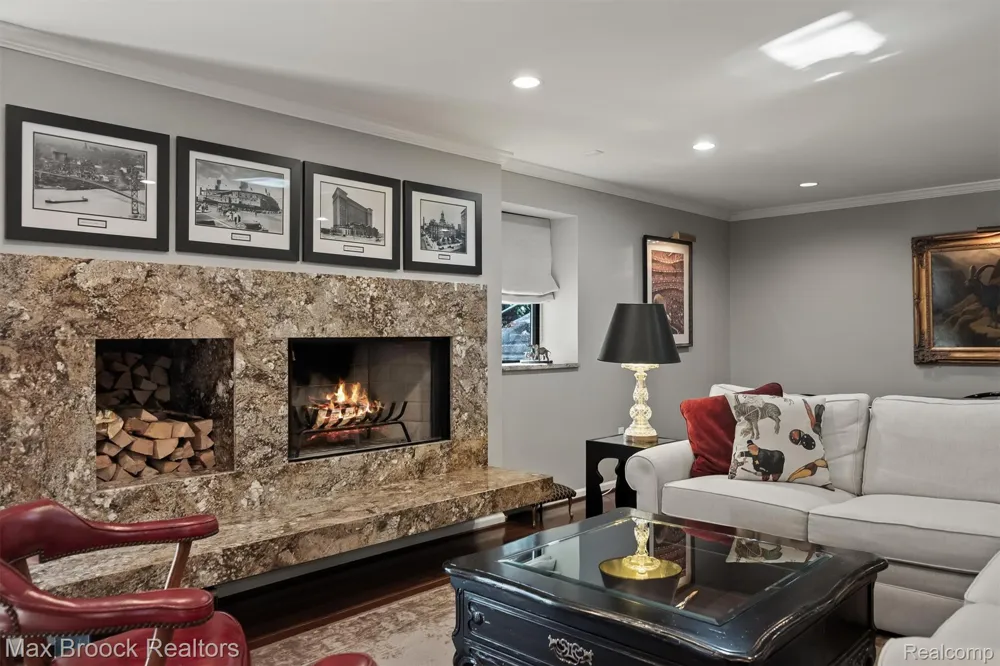 969 Bloomfield Woods Bloomfield Hills City, MI 48304