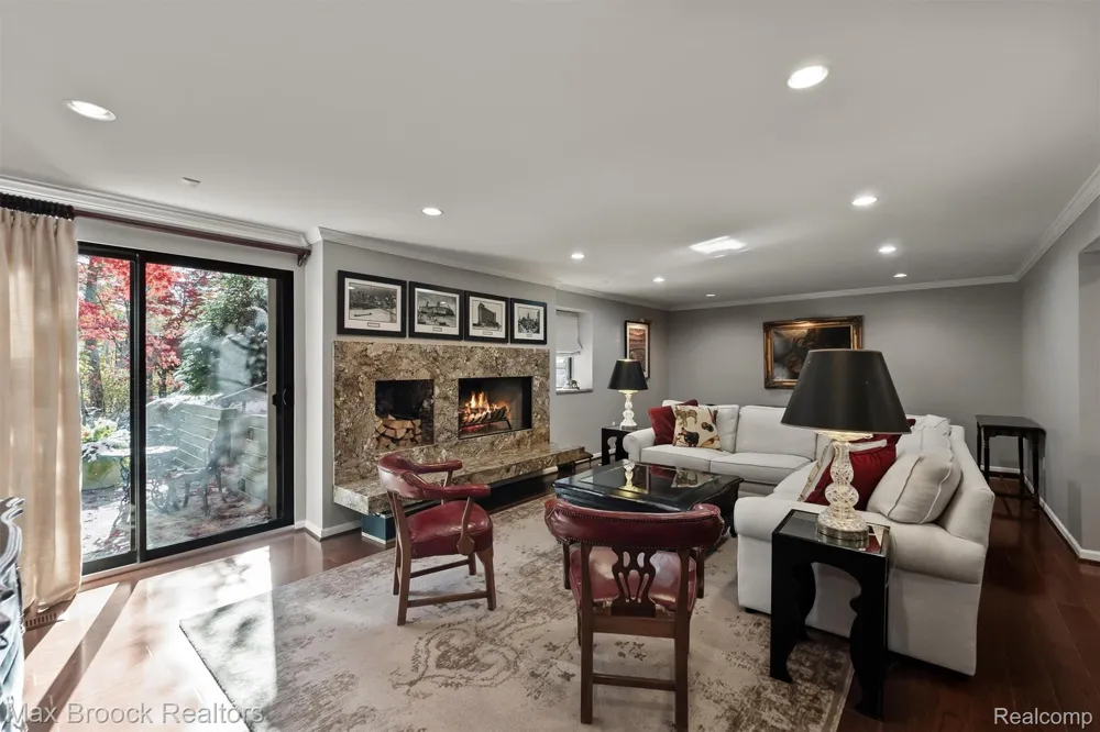 969 Bloomfield Woods Bloomfield Hills City, MI 48304