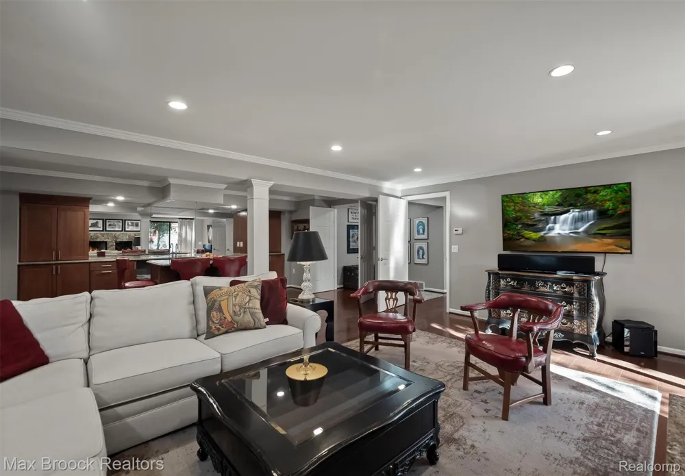 969 Bloomfield Woods Bloomfield Hills City, MI 48304