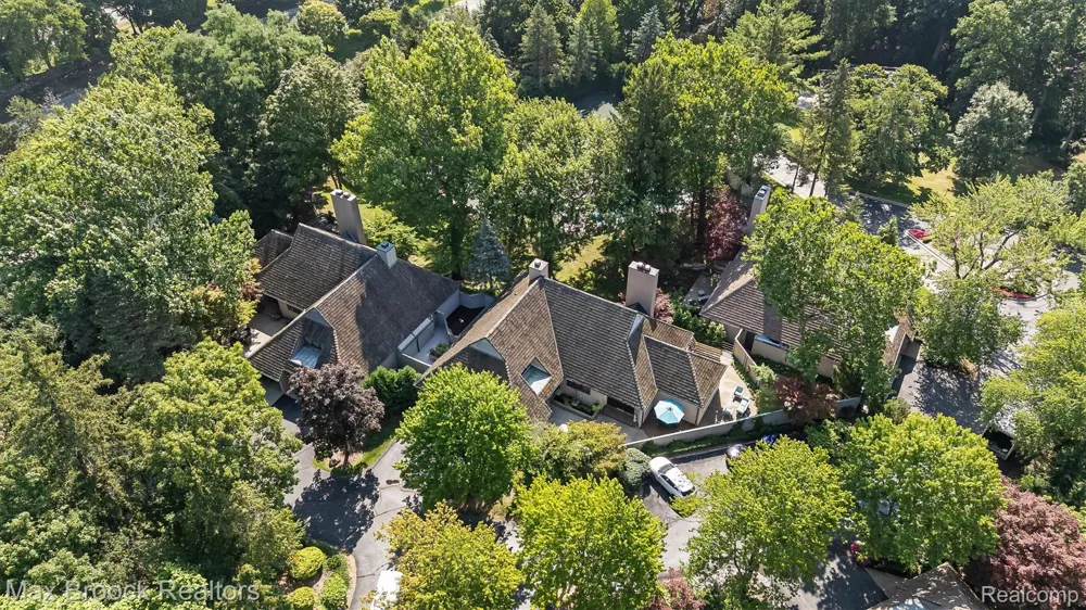 969 Bloomfield Woods Bloomfield Hills City, MI 48304