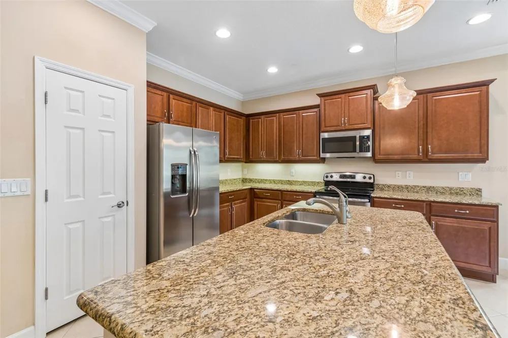 2304 OAKLEY GREEN DRIVE #61 Sun City Center, FL 33573