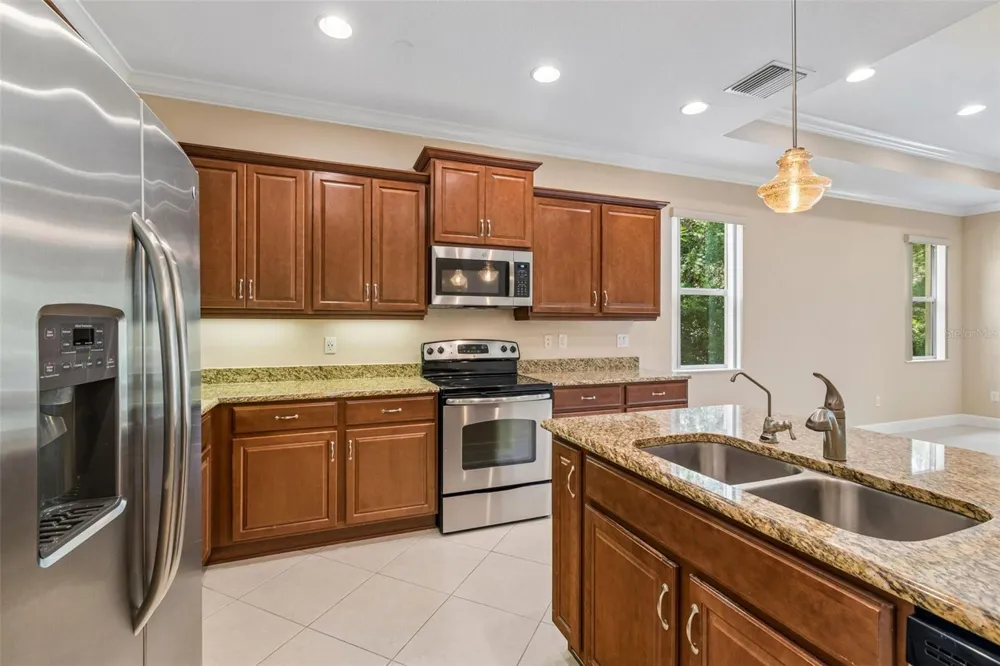 2304 OAKLEY GREEN DRIVE #61 Sun City Center, FL 33573