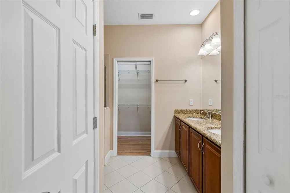 2304 OAKLEY GREEN DRIVE #61 Sun City Center, FL 33573