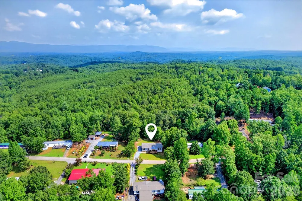 248 Chestnut Oak Forest Drive Nebo, NC 28761