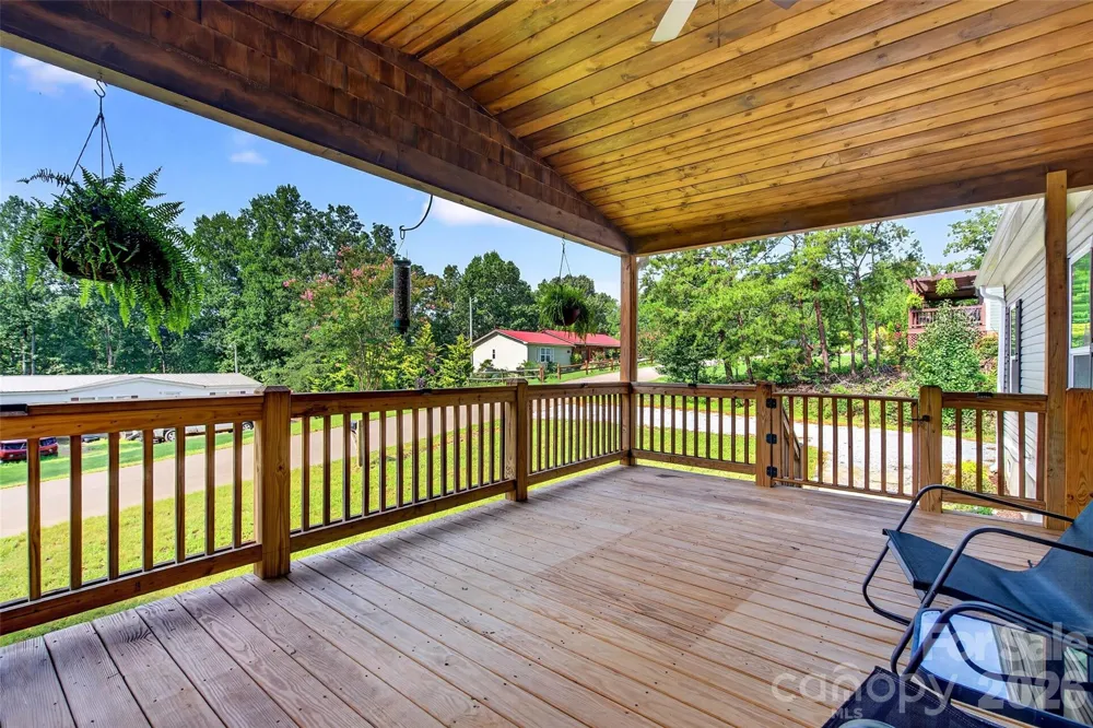248 Chestnut Oak Forest Drive Nebo, NC 28761