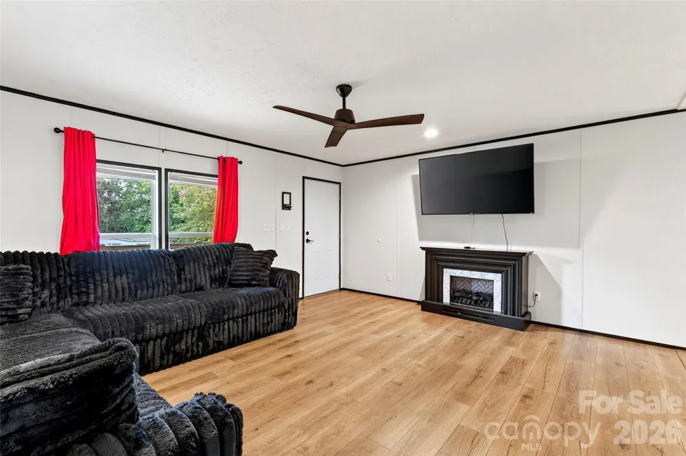 248 Chestnut Oak Forest Drive Nebo, NC 28761
