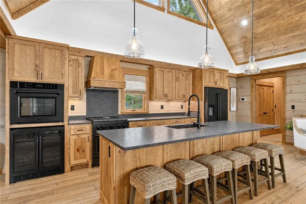 401 Kittatinny Drive Mineral Bluff, GA 30559