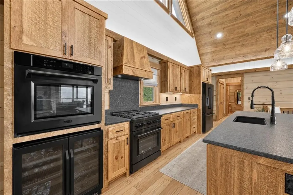 401 Kittatinny Drive Mineral Bluff, GA 30559