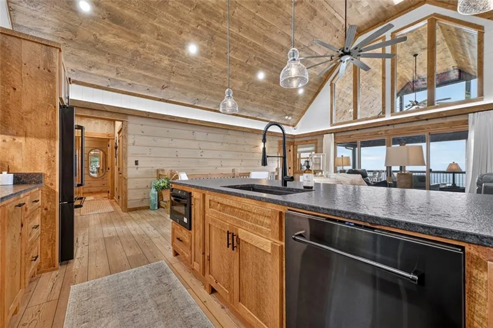 401 Kittatinny Drive Mineral Bluff, GA 30559