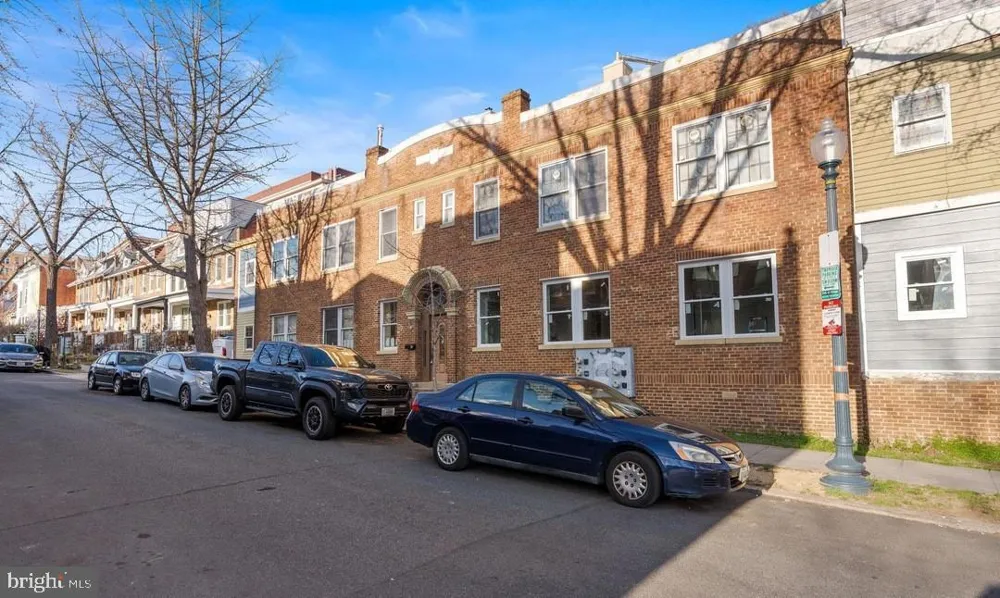 3701 9TH STREET NW #4 Washington, DC 20010