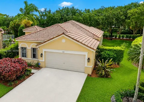 885 Tanglewood Cir #885