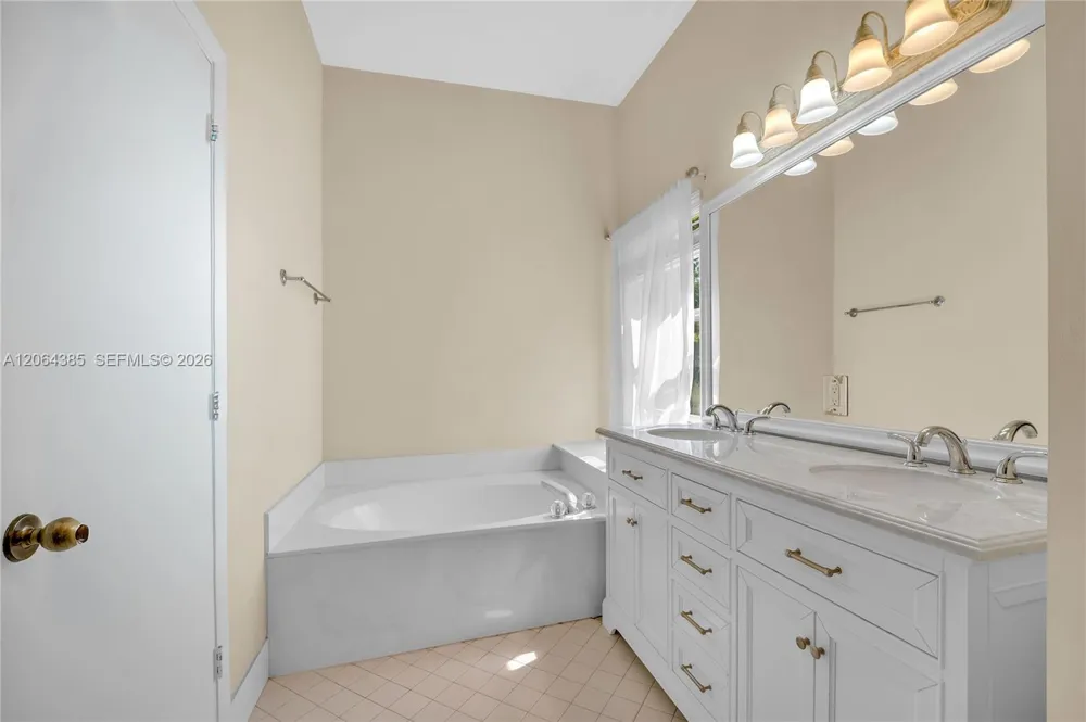 885 Tanglewood Cir #885 Weston, FL 33327