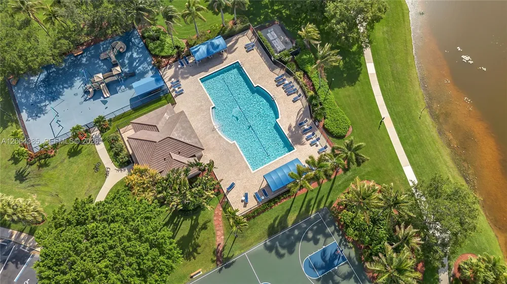 885 Tanglewood Cir #885 Weston, FL 33327
