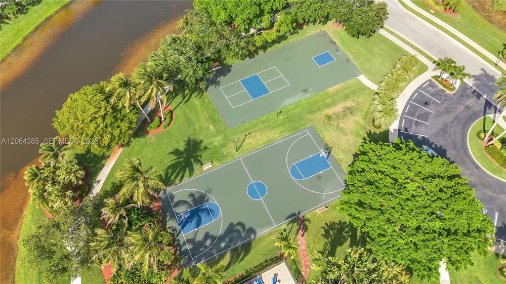 885 Tanglewood Cir #885 Weston, FL 33327