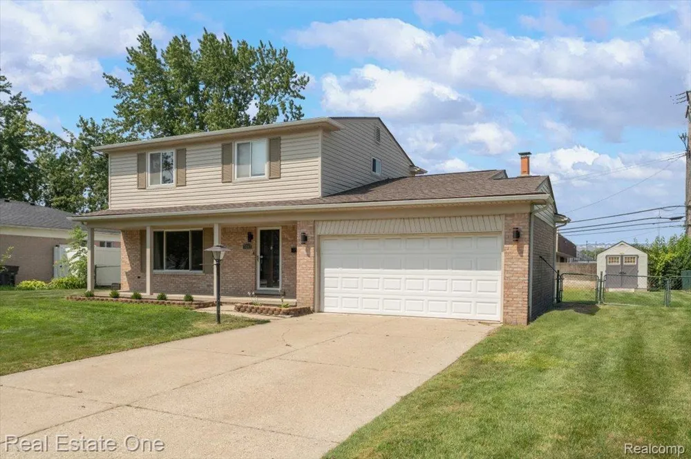 5063 Abington Drive Troy City, MI 48085