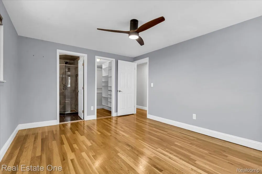 5063 Abington Drive Troy City, MI 48085