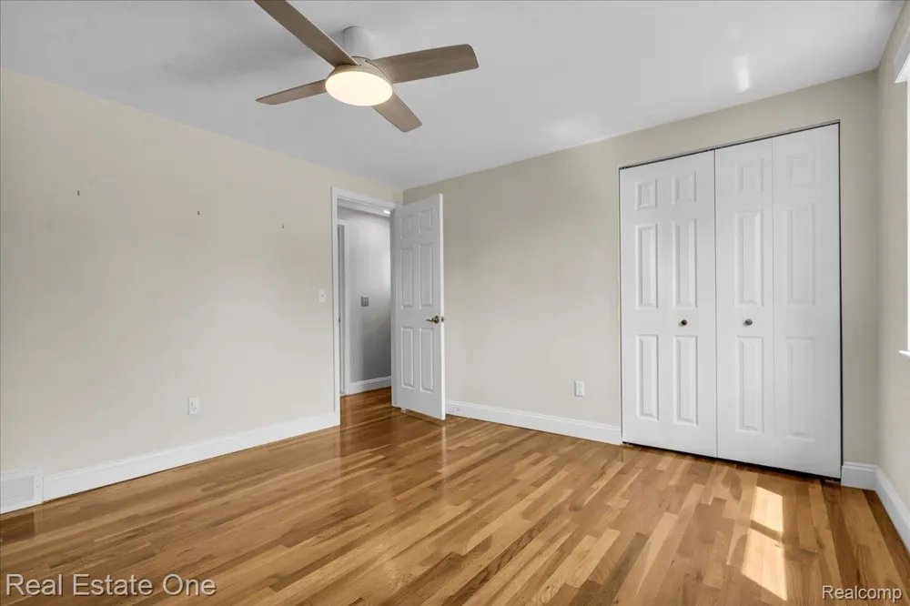 5063 Abington Drive Troy City, MI 48085