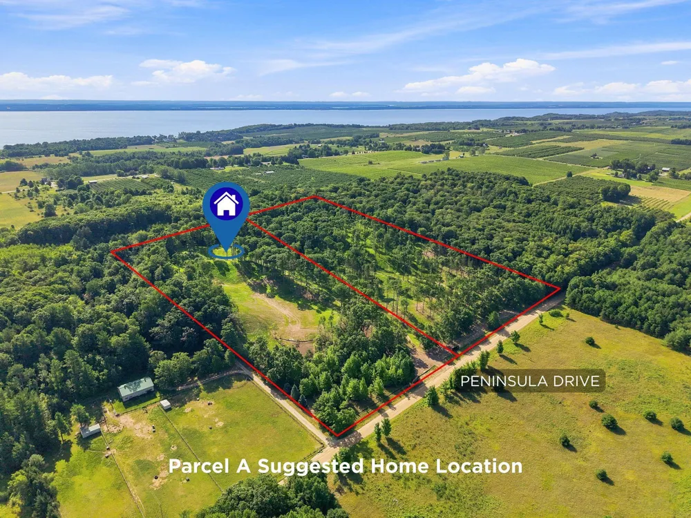 18618 Peninsula Drive Peninsula Township, MI 49686