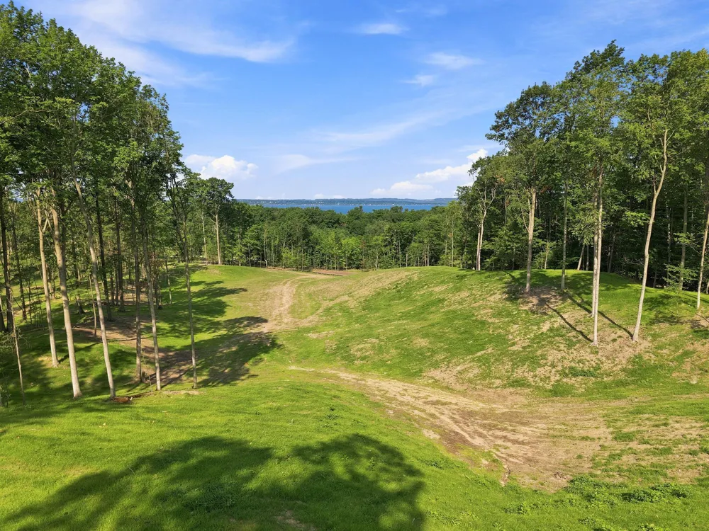18618 Peninsula Drive Peninsula Township, MI 49686