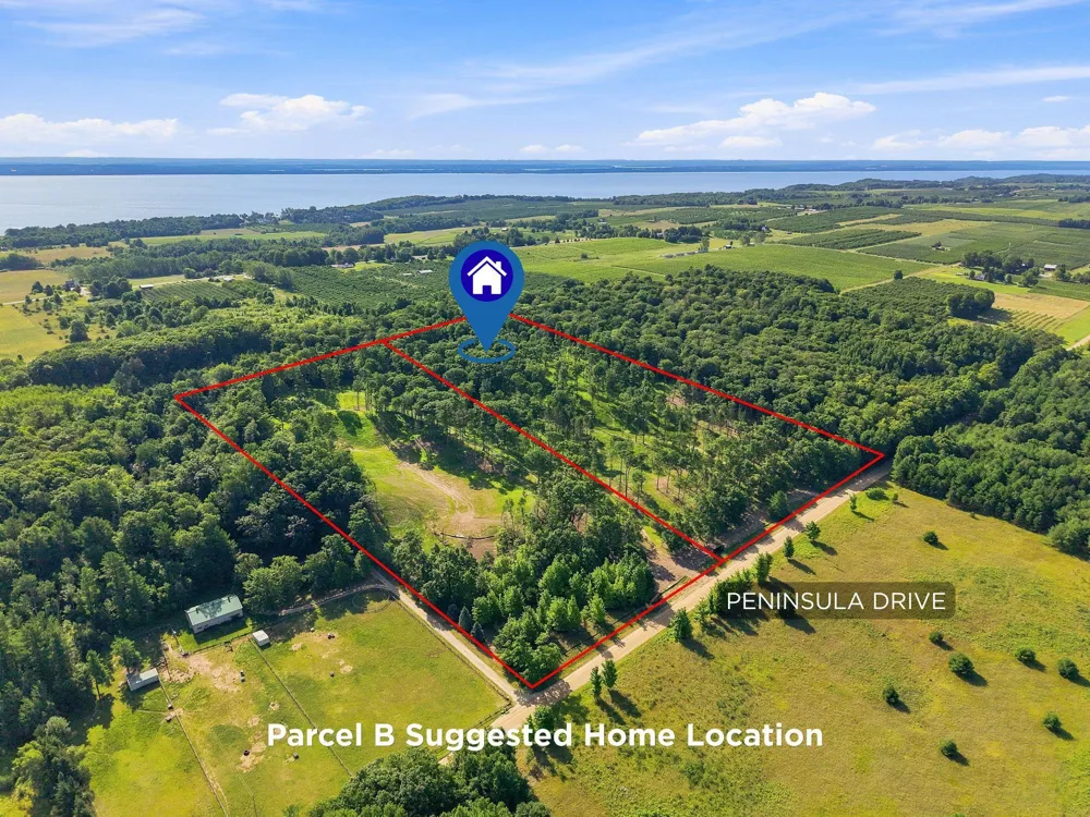 18502 Peninsula Drive Peninsula Township, MI 49686