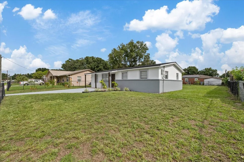 8303 BAHIA AVENUE Tampa, FL 33619