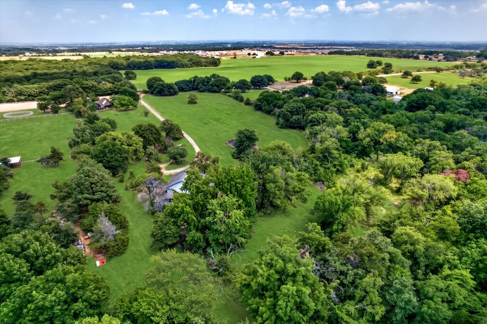 4571 Running Branch Aubrey, TX 76227