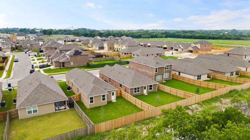 1712 Acts Lane Ennis, TX 75119