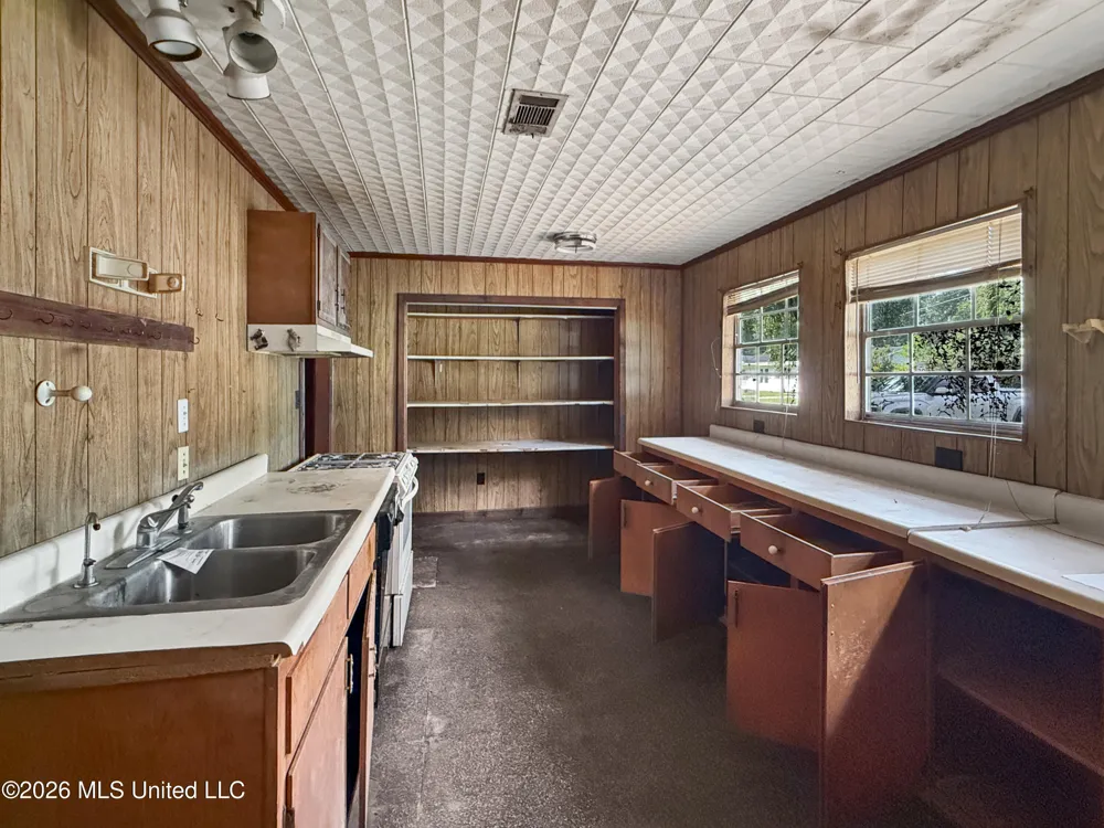 500 Pine Street Picayune, MS 39466