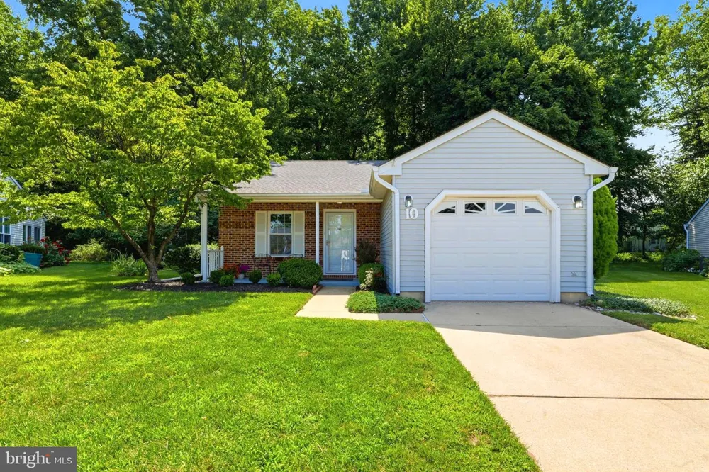 10 MADISON COURT Mount Laurel, NJ 08054