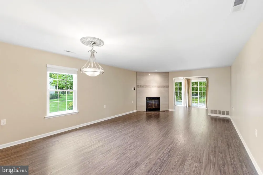 10 MADISON COURT Mount Laurel, NJ 08054