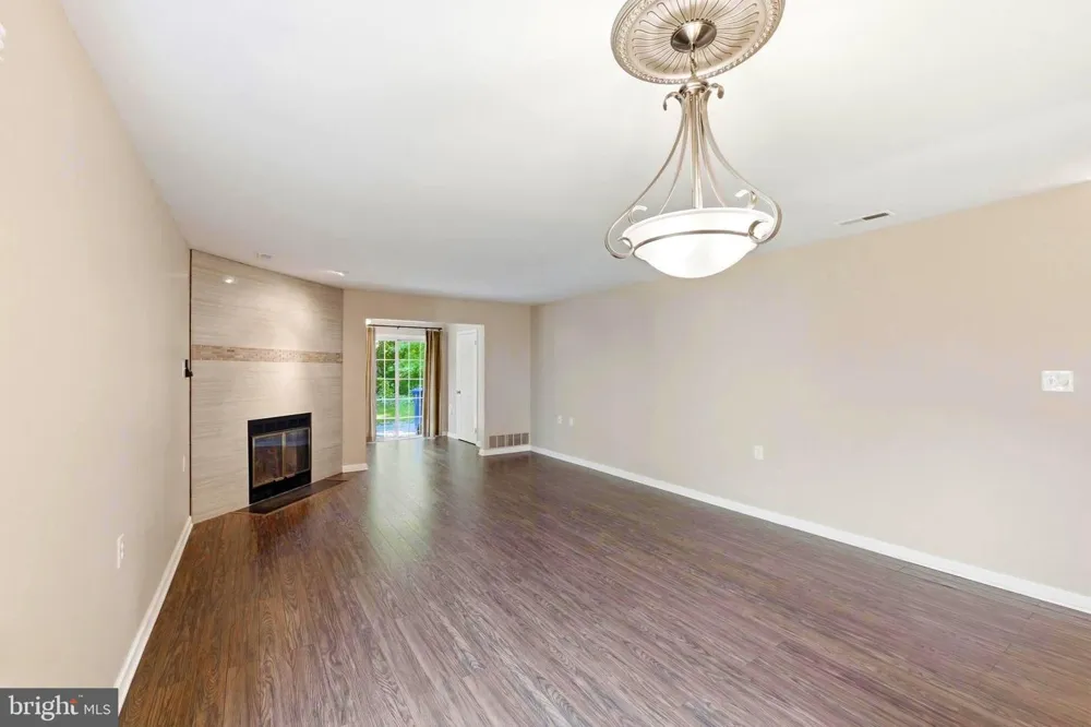 10 MADISON COURT Mount Laurel, NJ 08054