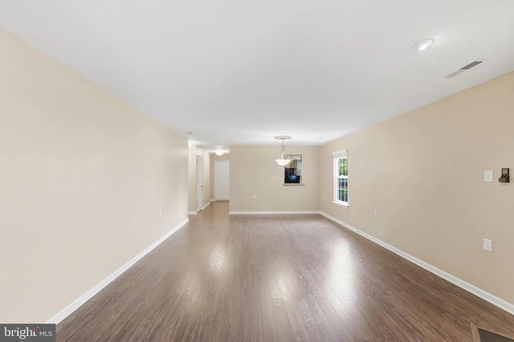 10 MADISON COURT Mount Laurel, NJ 08054