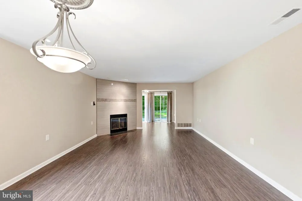 10 MADISON COURT Mount Laurel, NJ 08054