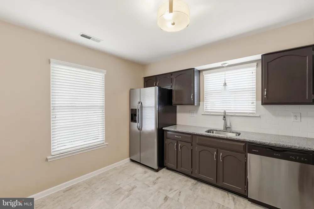 10 MADISON COURT Mount Laurel, NJ 08054
