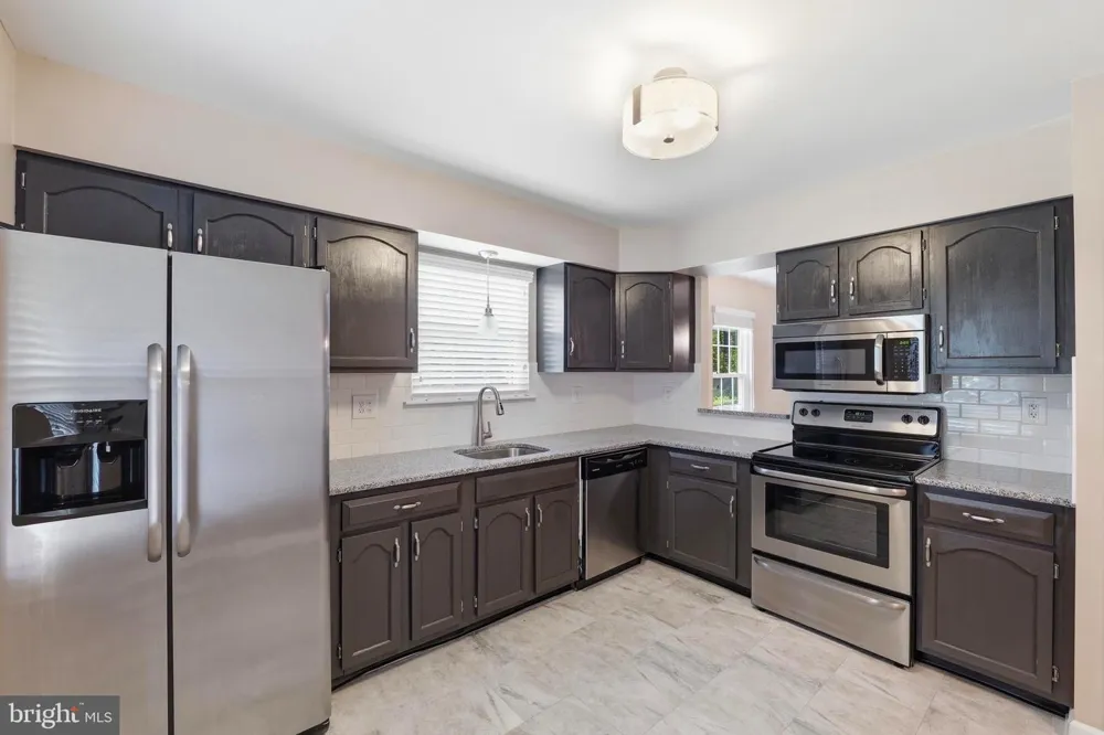 10 MADISON COURT Mount Laurel, NJ 08054