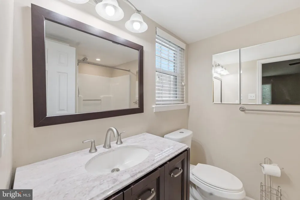 10 MADISON COURT Mount Laurel, NJ 08054
