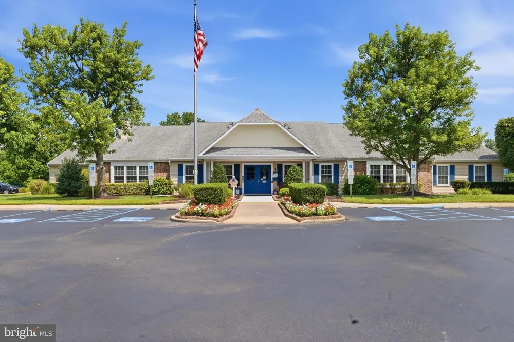 10 MADISON COURT Mount Laurel, NJ 08054