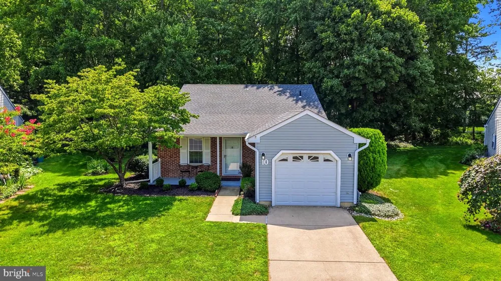 10 MADISON COURT Mount Laurel, NJ 08054