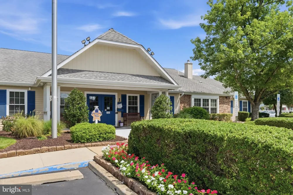 10 MADISON COURT Mount Laurel, NJ 08054