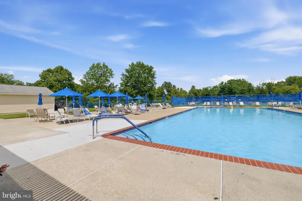 10 MADISON COURT Mount Laurel, NJ 08054