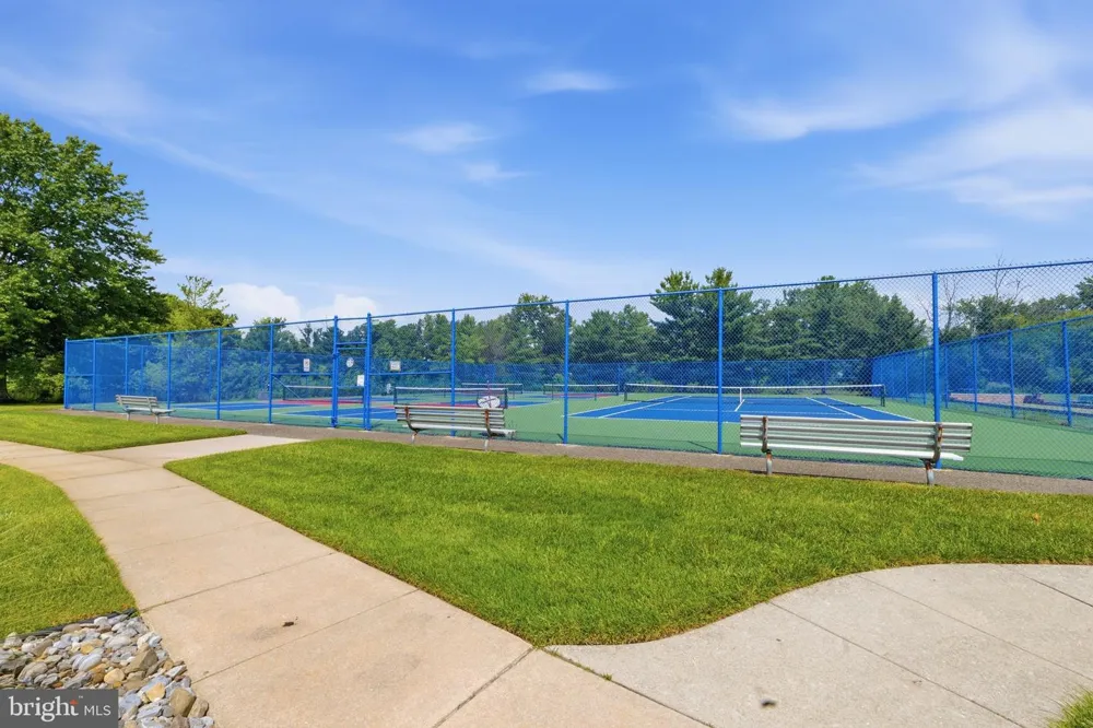 10 MADISON COURT Mount Laurel, NJ 08054