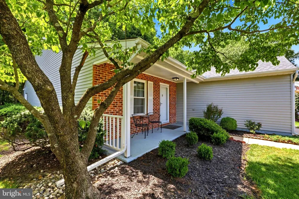 10 MADISON COURT Mount Laurel, NJ 08054