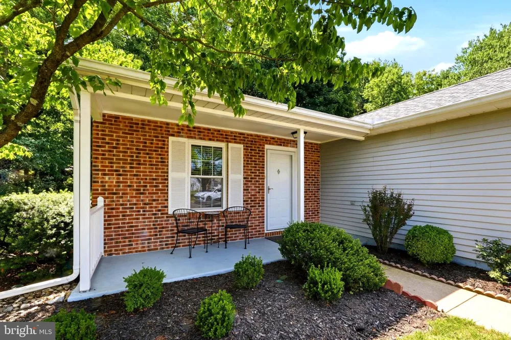 10 MADISON COURT Mount Laurel, NJ 08054