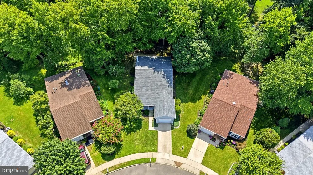 10 MADISON COURT Mount Laurel, NJ 08054
