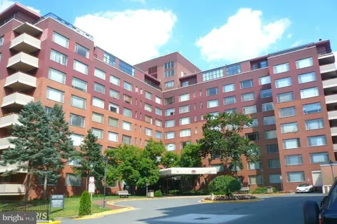 1021 ARLINGTON BOULEVARD #748