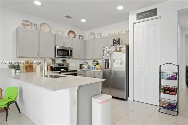 2014 Sugar Maple Dr #2014 Riviera Beach, FL 33410