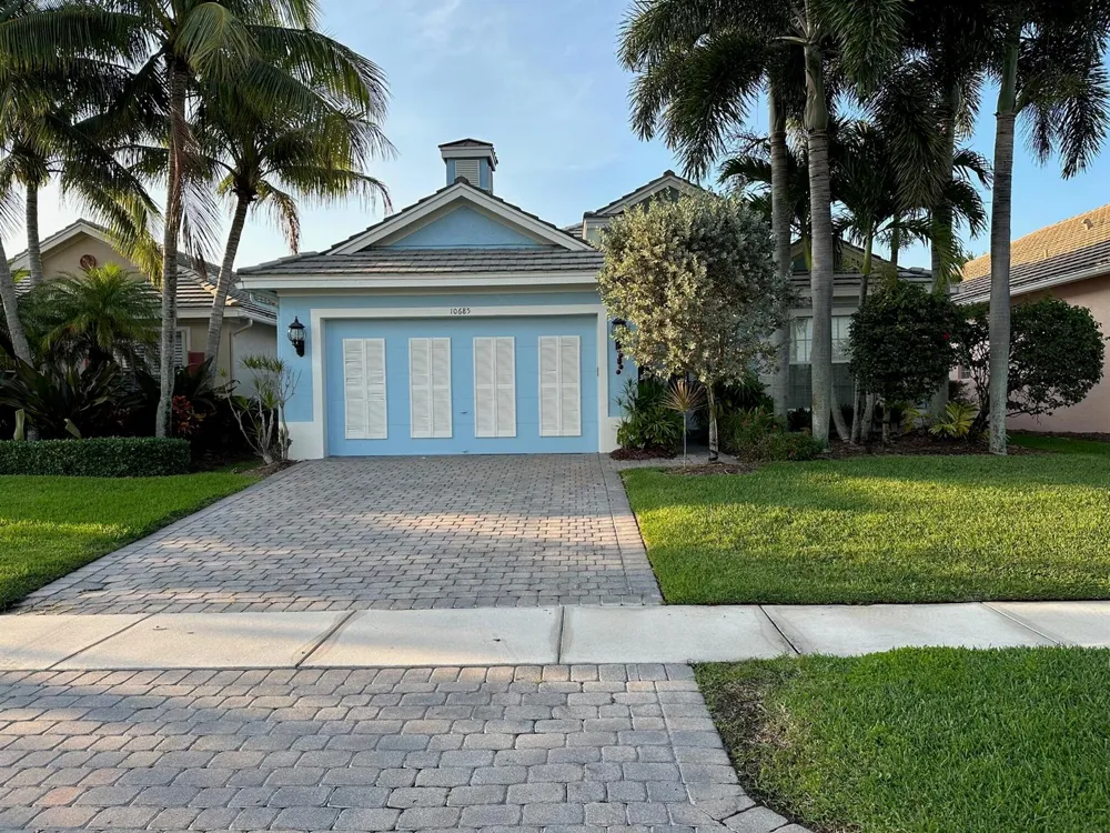 10685 LA STRADA #10685 West Palm Beach, FL 33412