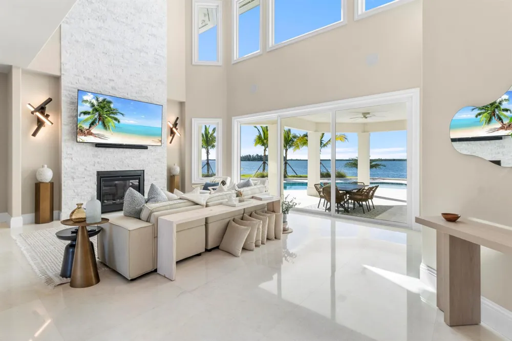 526 Point Lane Vero Beach, FL 32963
