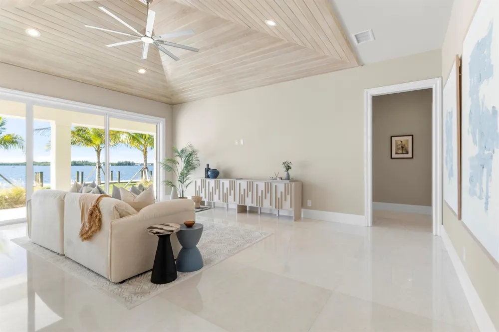 526 Point Lane Vero Beach, FL 32963